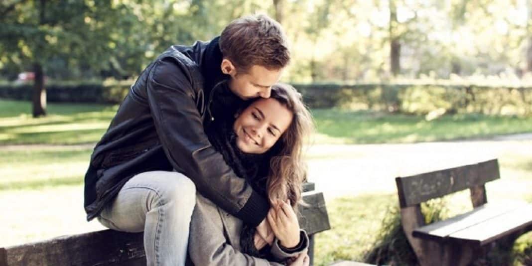 5 ATITUDES DA MULHER QUE ADOÇAM A VIDA DE UM HOMEM