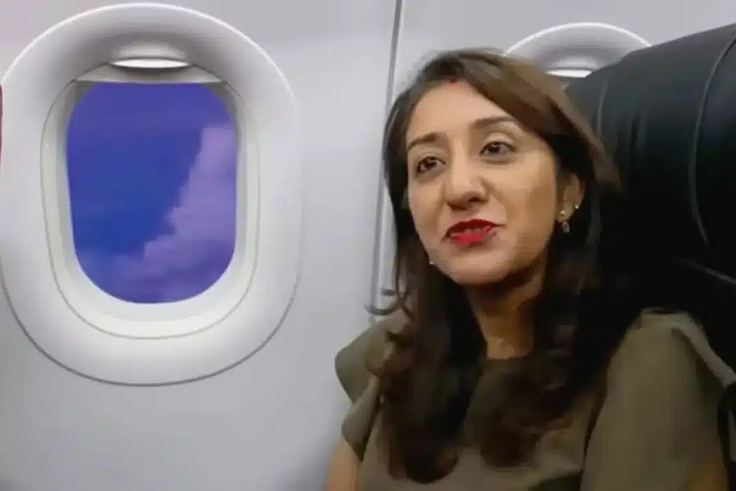 Mulher viaja de avião para o trabalho todos os dias porque o custo do voo é mais baixo do que alugar um imóvel na cidade